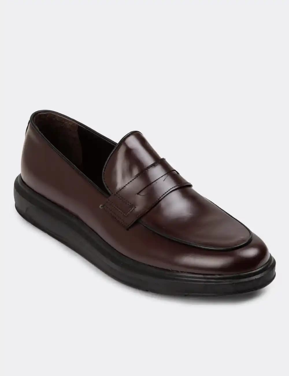 Erkekler İçin Konfor Sağlayan Modern Loafer Modelleri ve Özellikleri
