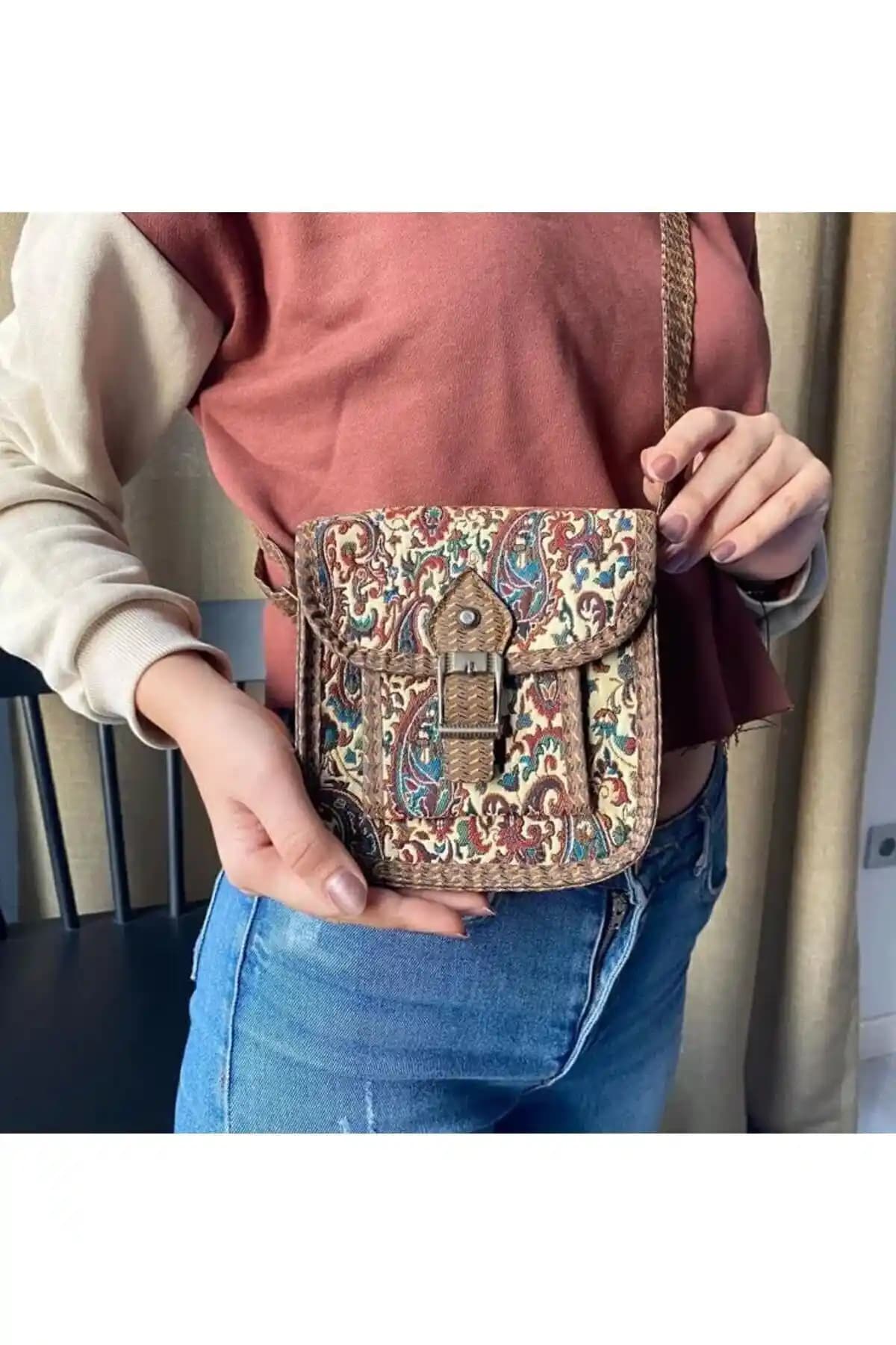 Etnik Tarz Çantalar: Kültürel Motifler ve Güncel Moda Trendleri