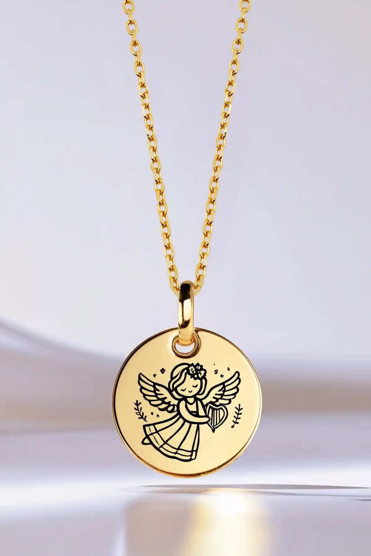 Güçüş Kolye Tasarımı ve Anlamları: Kişisel İfadenin Zarif Yansıması