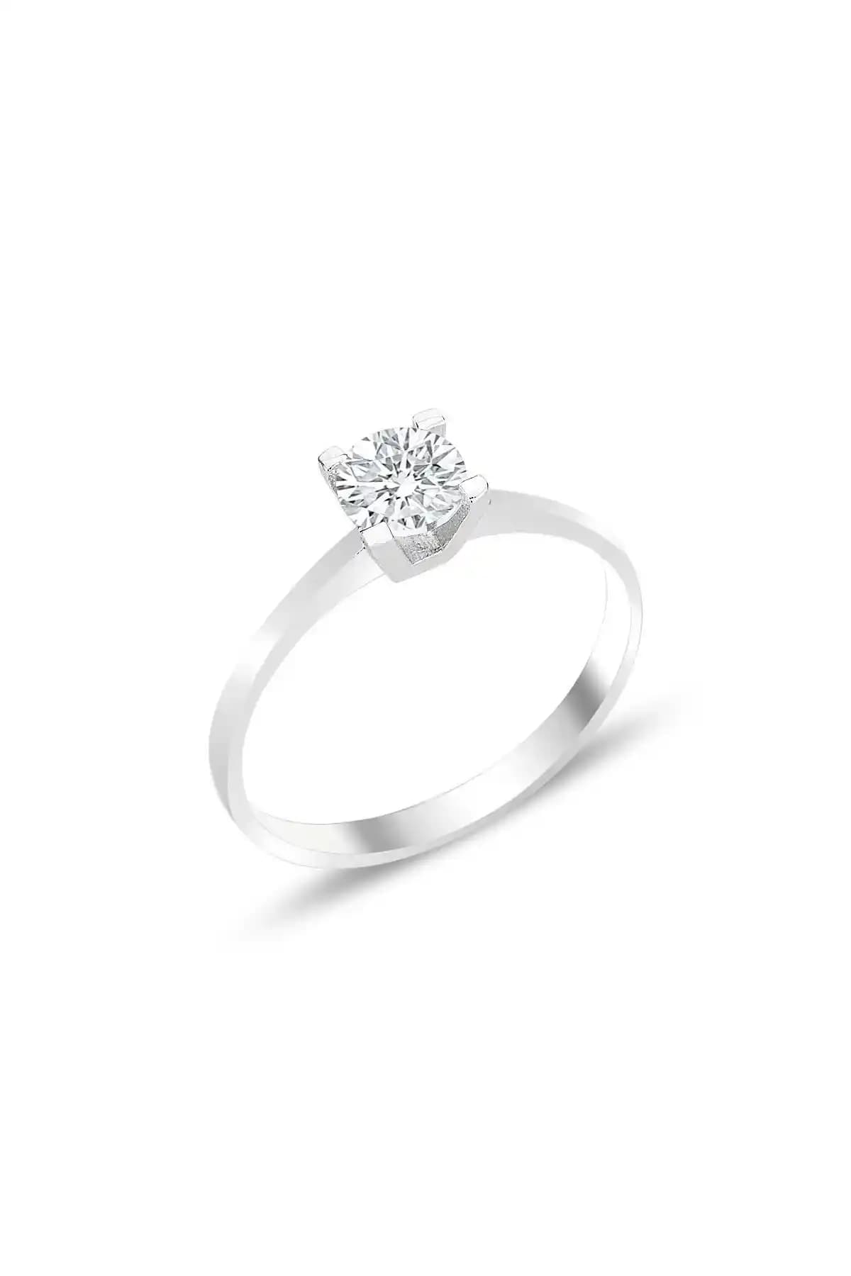 Gümüş Yüzüklerde Pırlanta Seçimi ve Analiz Süreci Hakkında Kapsamlı Rehber