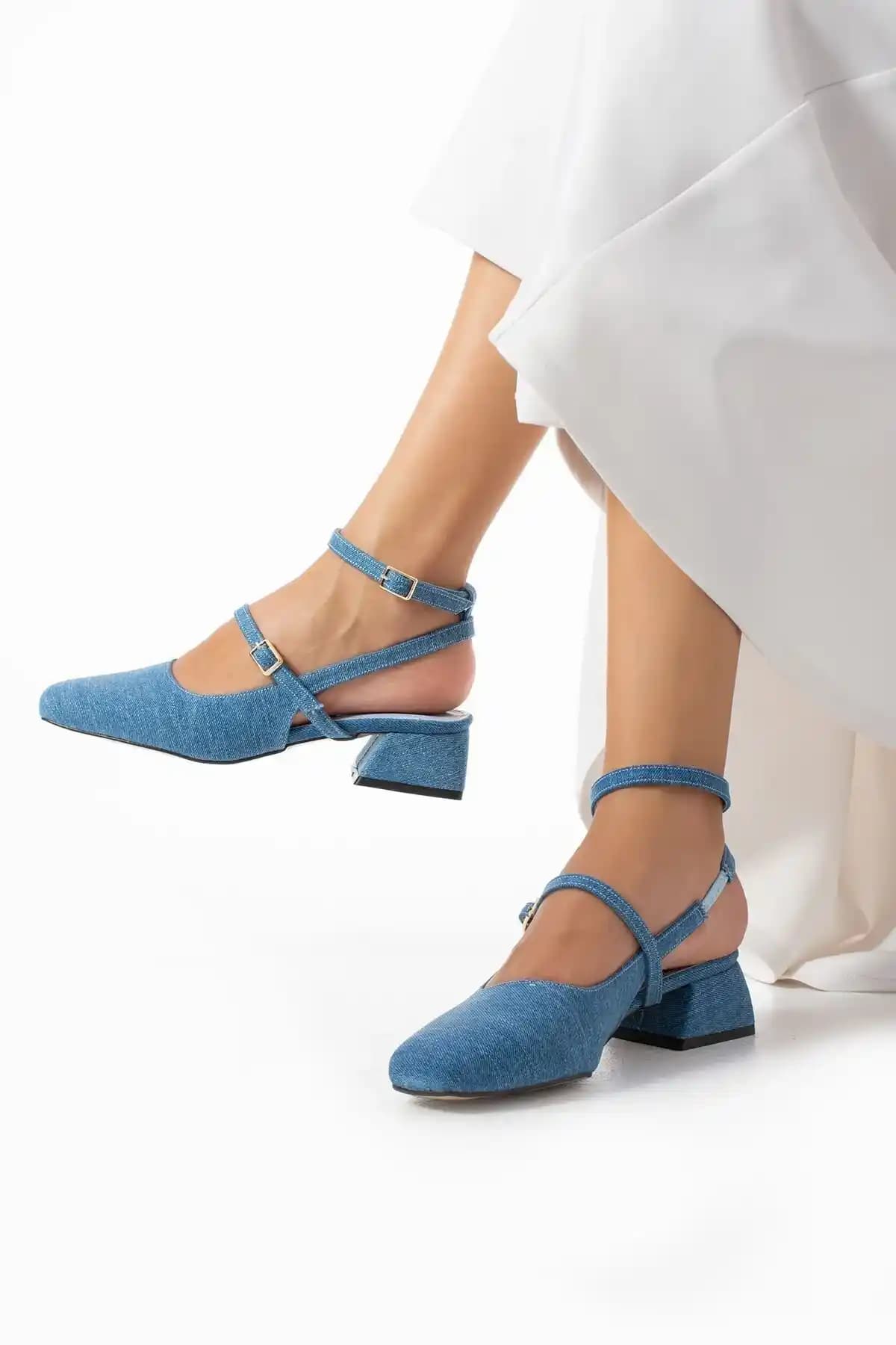 Kadın Abiye Ayakkabıları: Şıklık ve Konforu Bir Arada Sunan Seçenekler