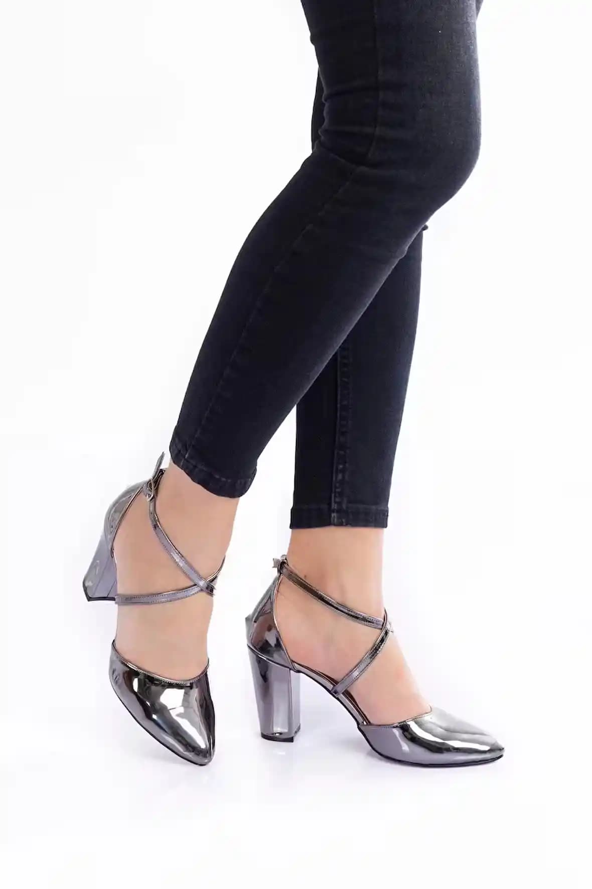 Kadın Ayakkabı Modelleri ve Trendleri: Stil ve Konforu Bir Arada Sunan Seçenekler