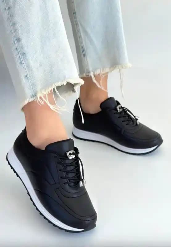 Kadın Ayakkabılarında Dayanıklılığı Artıran Malzemeler ve Teknolojik Gelişmeler