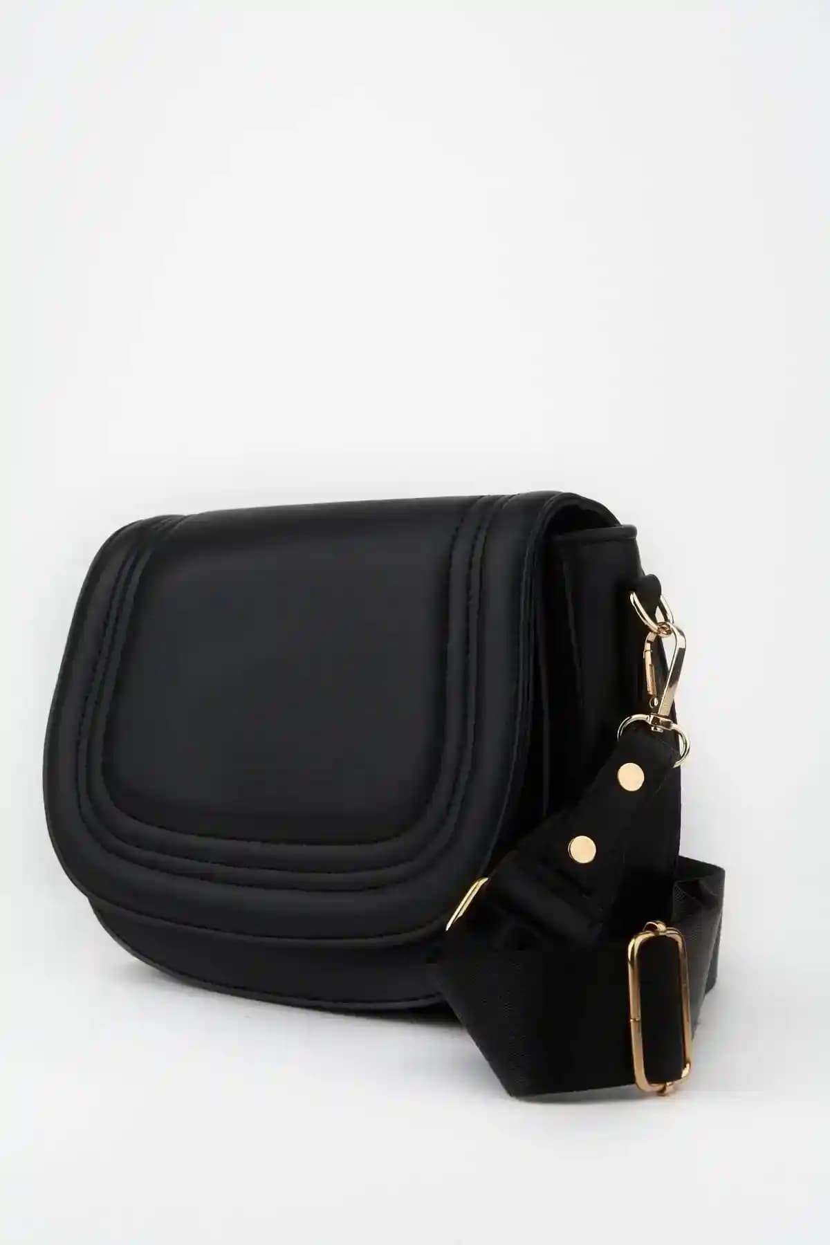 Kadın Çanta Seçiminde Dikkat Edilmesi Gerekenler ve Jara Moon ile Vivaq Karşılaştırması