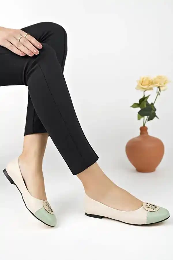 Kadın Günlük Babet Modellerinde Şıklık ve Konforun Uyumuyla Günlük Kullanım İpuçları