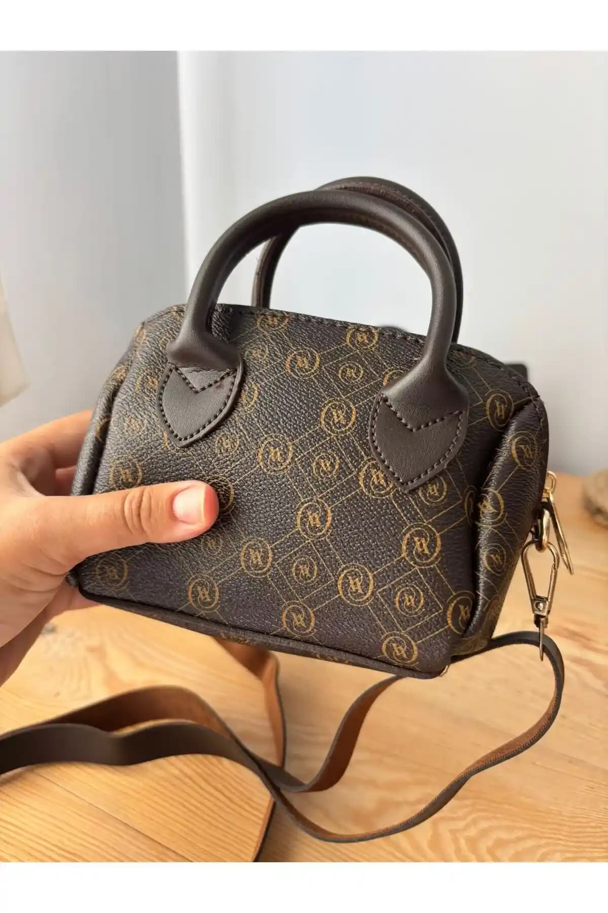 Kadın Günlük Kullanımına Uygun Mini Çanta Seçenekleri ve Trendleri