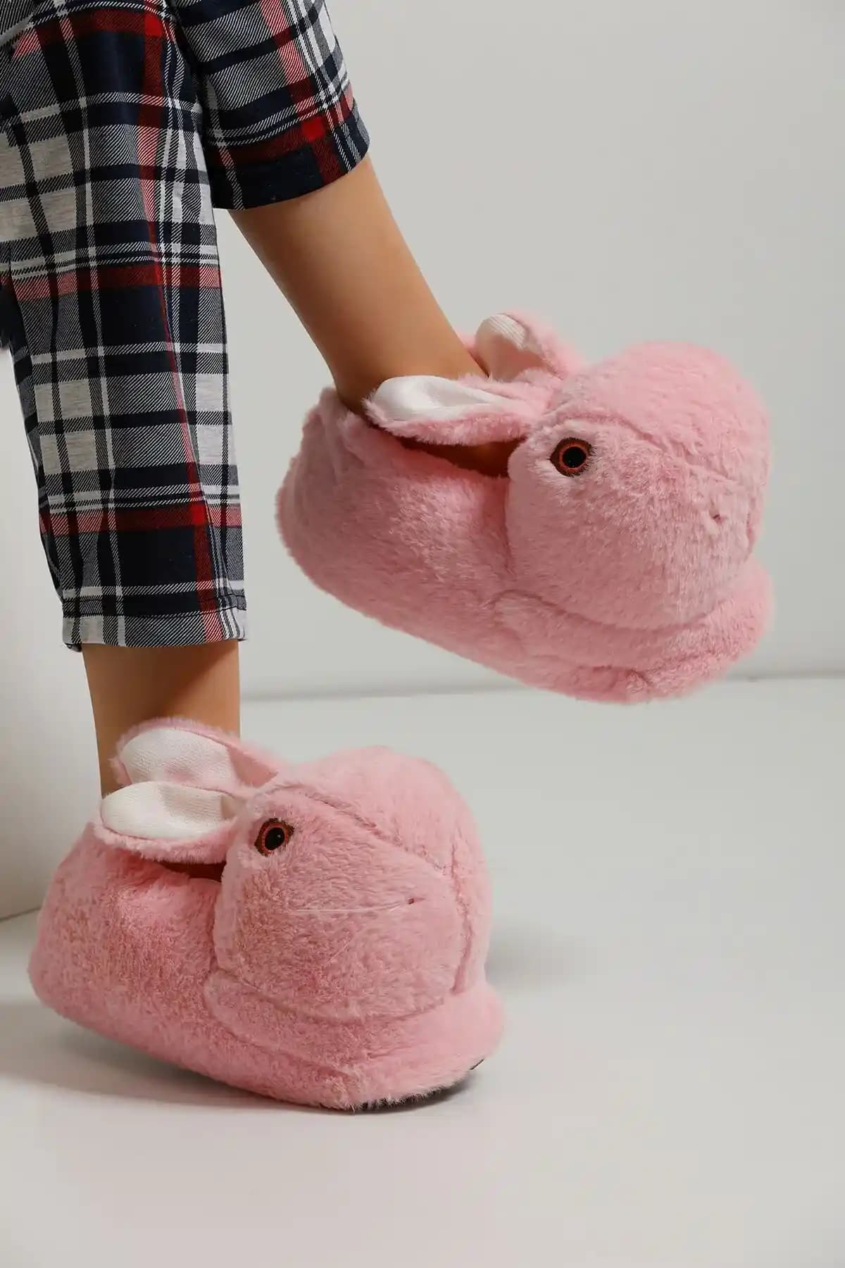 Kadın Panduf Modellerinde Konfor ve Şıklık Arasındaki Denge Nasıl Yakalanır