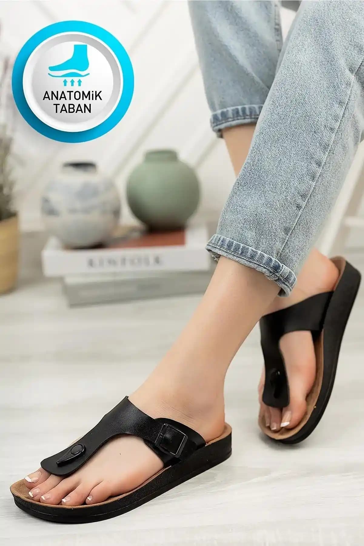 Kadın Parmak Arası Terlikleri: Rahatlık ve Şıklığı Bir Arada Sunan Trend Modeller