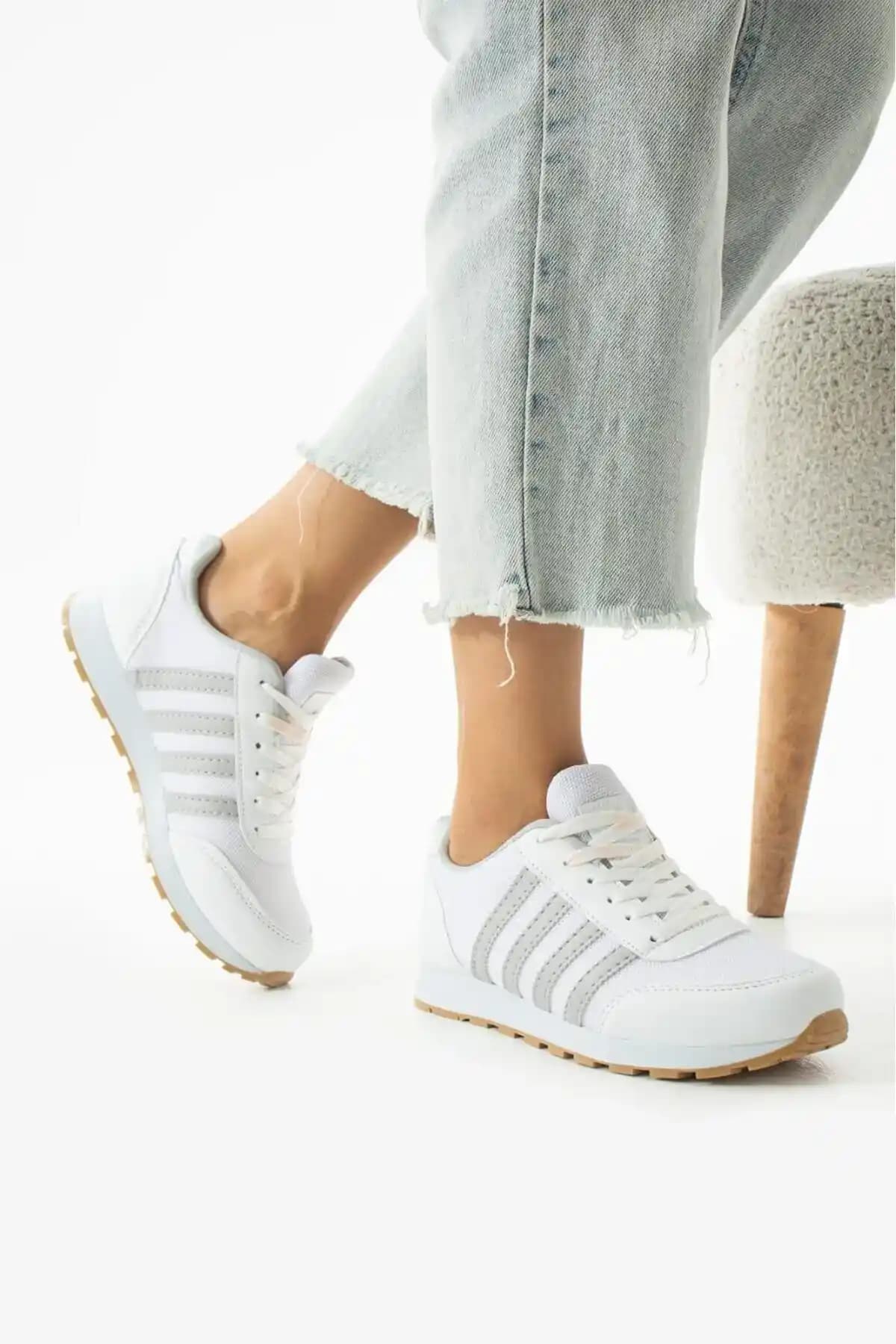 Kadın Sneaker Seçiminde Mackrock ve Oksit Markalarının Özellikleri ve Teknik Detaylar