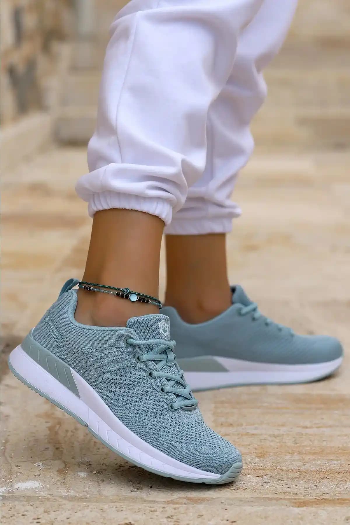 Kadın Spor ve Günlük Koşu Ayakkabıları: Konfor ve Fonksiyonellik Bir Arada
