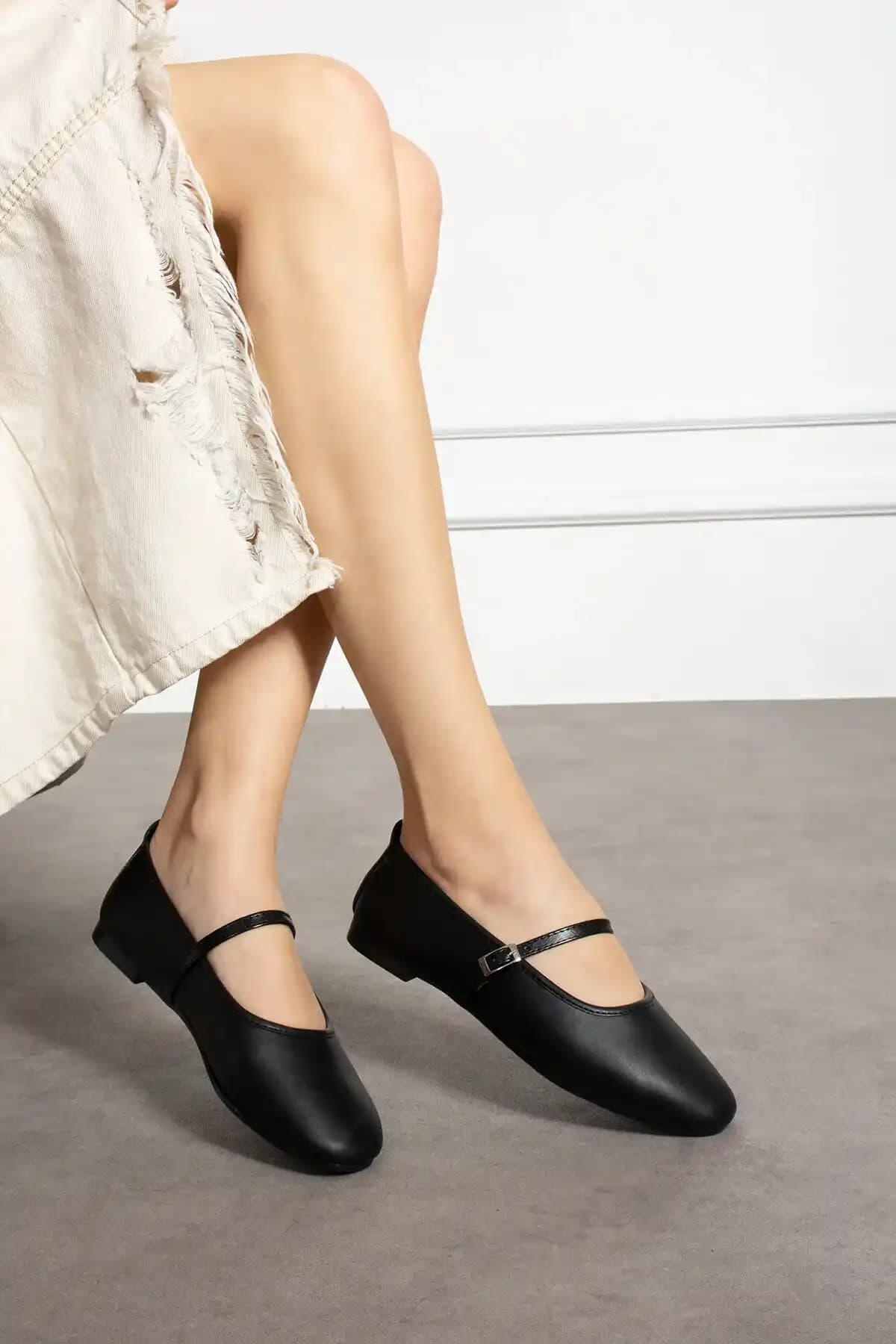 Kadınlar İçin Konforlu ve Ortopedik Babet Modelleri: Sağlık ve Şıklık Bir Arada