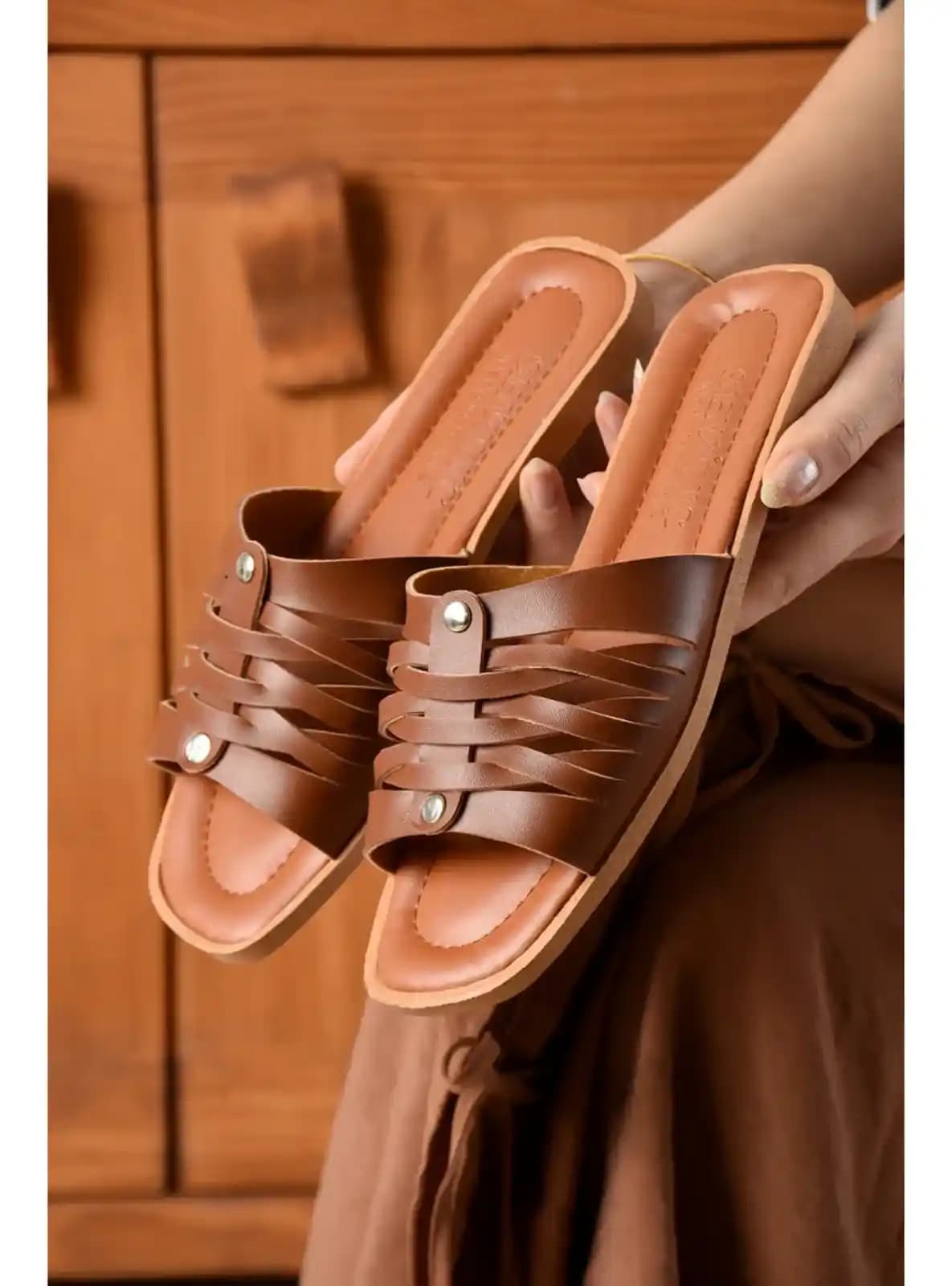 Kadınlar İçin Rahat ve Şık Terlikler: Günlük Kullanım İçin Tasarlanmış Çeşitler