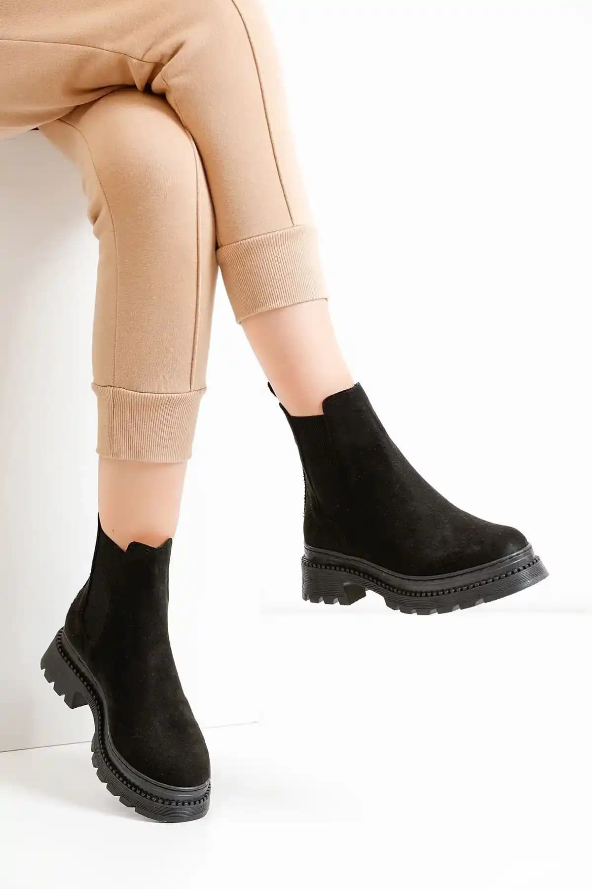 Kadınlar İçin Şık Süet Botlar: Stil ve Fonksiyonelliğin Buluşması