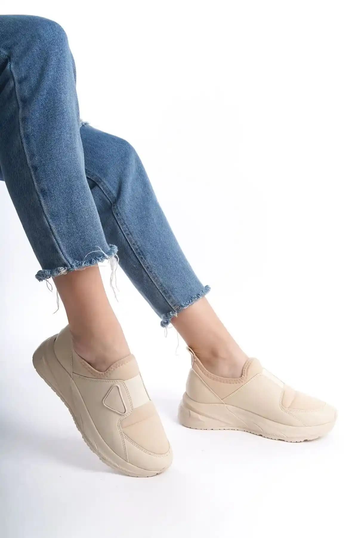 Kadınlar İçin Şık ve Rahat Spor Ayakkabıları Seçenekleri ve Tasarım Özellikleri