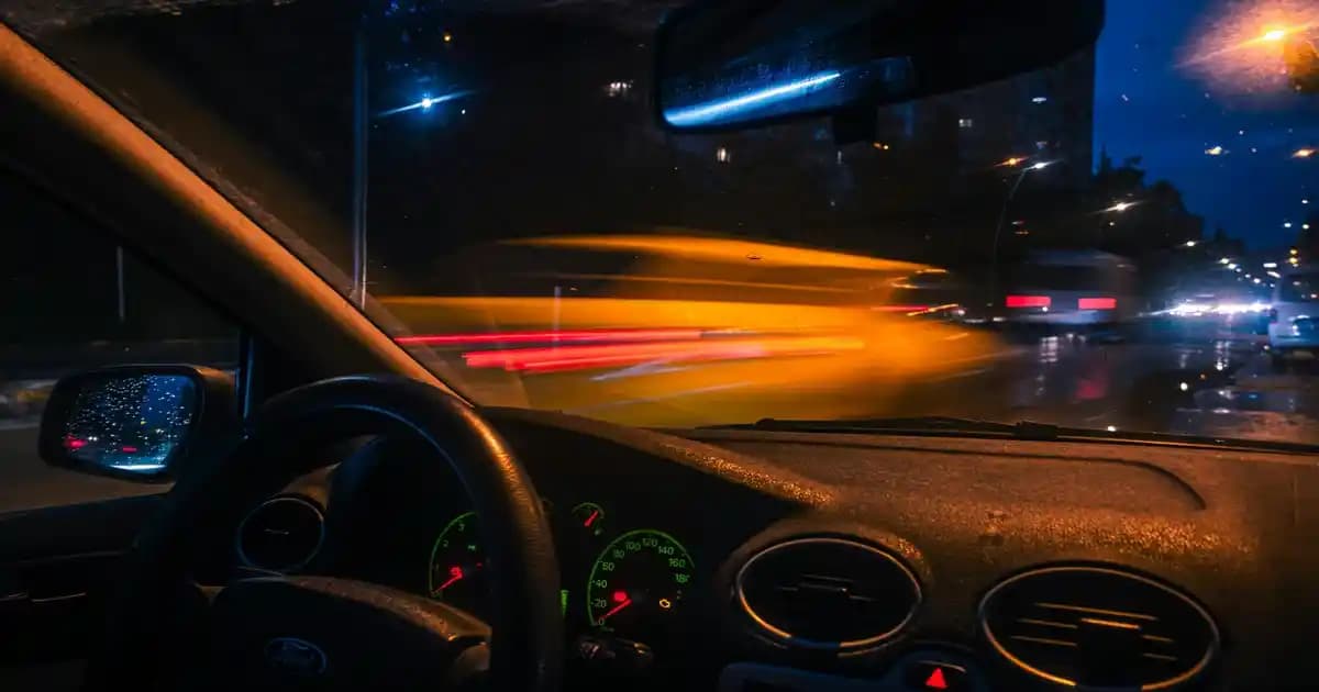 Kadınlar İçin Topuklu Sandaletler: Trendler, Konfor ve Şıklık Rehberi