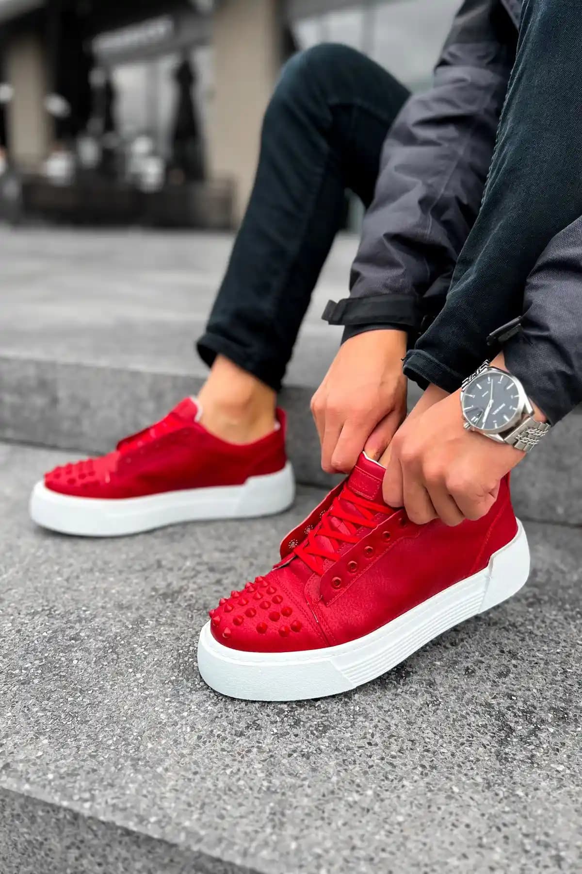 Kırmızı Erkek Ayakkabı Modelleri ve Tarzları: Güncel Trendler ve Kullanım Alanları