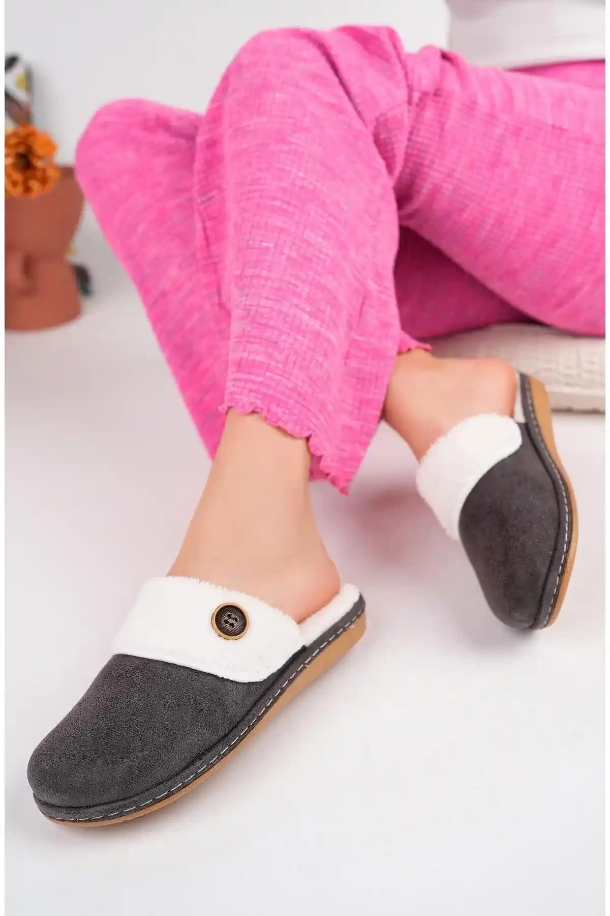 Kış Aylarında Kadınlar İçin En Uygun Ev Terliği Seçenekleri ve Özellikleri