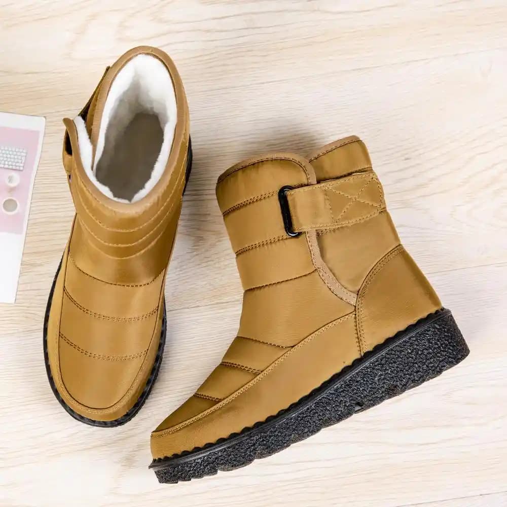 Kış Aylarında Kadınlar İçin Scooter Botları: Konfor ve Güvenlik Sağlayan Özellikler