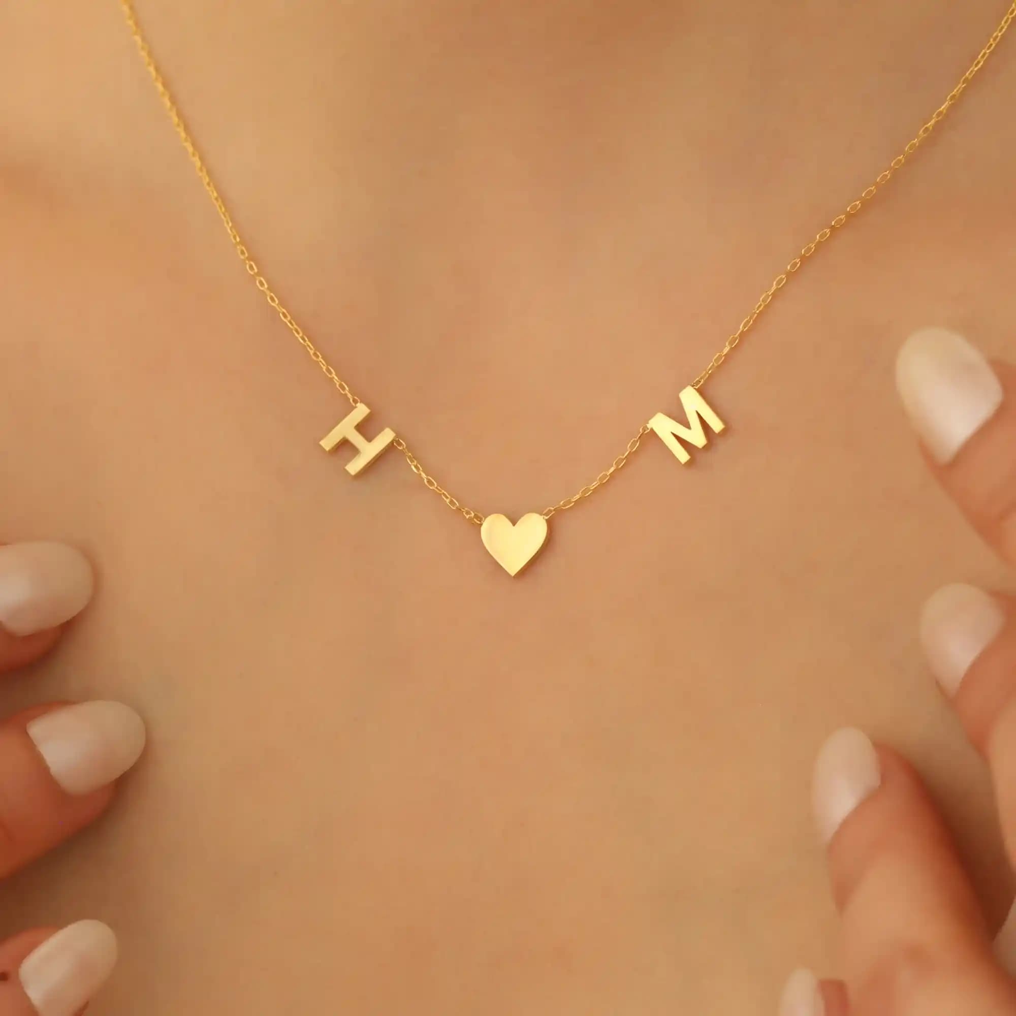 Kişiye Özel A ve D Harfli Küpeler: Benzersiz Tasarımlar ve Kişisel Anlamlar