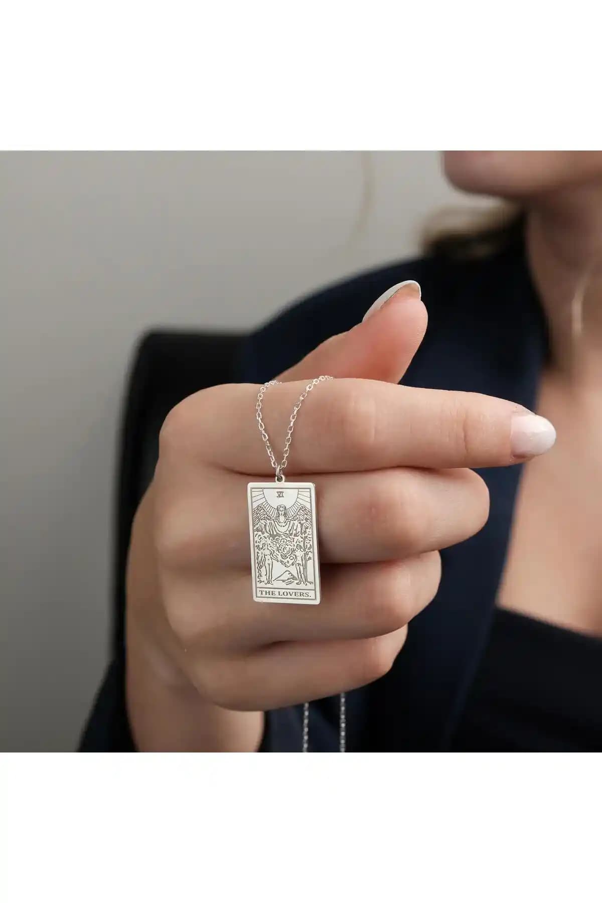 Kişiye Özel Anlamlı Gümüş Kolye Tasarımları ve Kullanım Alanları Hakkında Bilgi