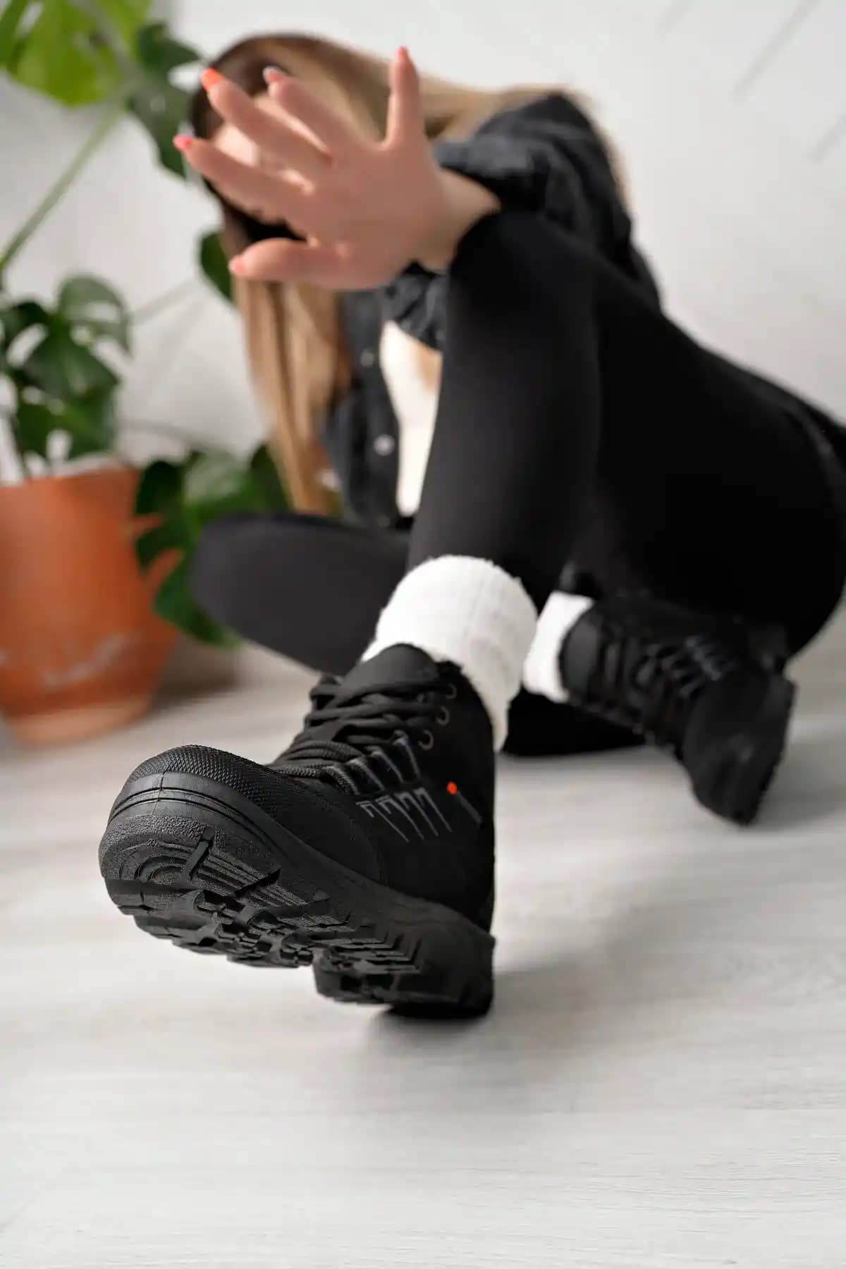 Kışlık Kadın Botları: Dayanıklılık ve Şıklığın Bir Arada Sunulduğu Modeller