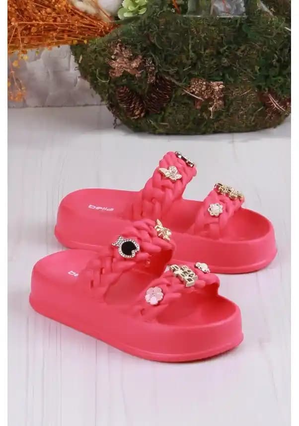 Kız Çocuklar İçin Rahat ve Güvenli Terlik Modelleri ve Seçim Kriterleri