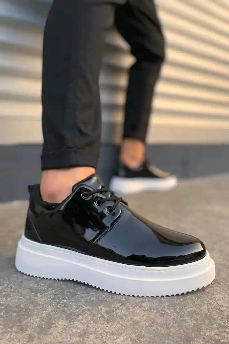 Klasik ve Spor Erkek Ayakkabıları: Günlük Kullanımda Fonksiyonellik ve Şıklık