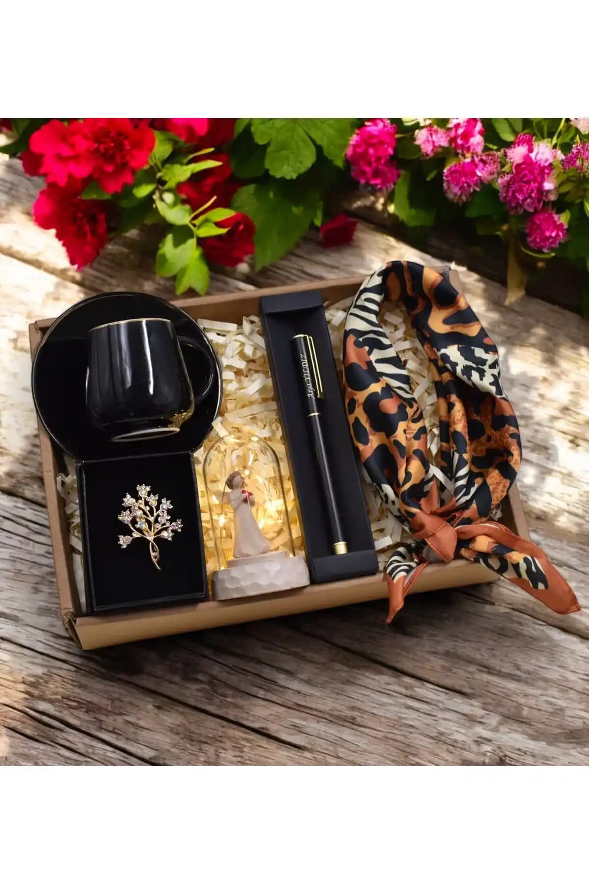 Mini Işıklı Takı Setleri Hediye ve Trendler: Estetik ve Fonksiyonellik Bir Arada