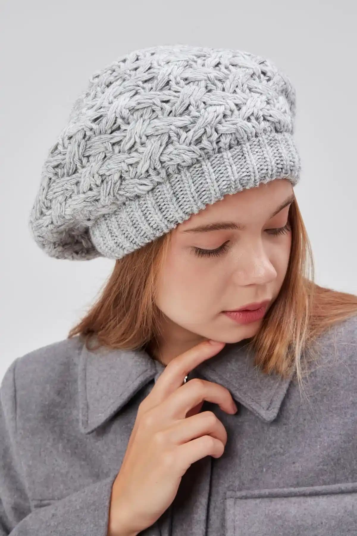 Modern ve Şık Kış Bere Trendleri: Tarzınızı Tamamlayan En Güncel Modeller
