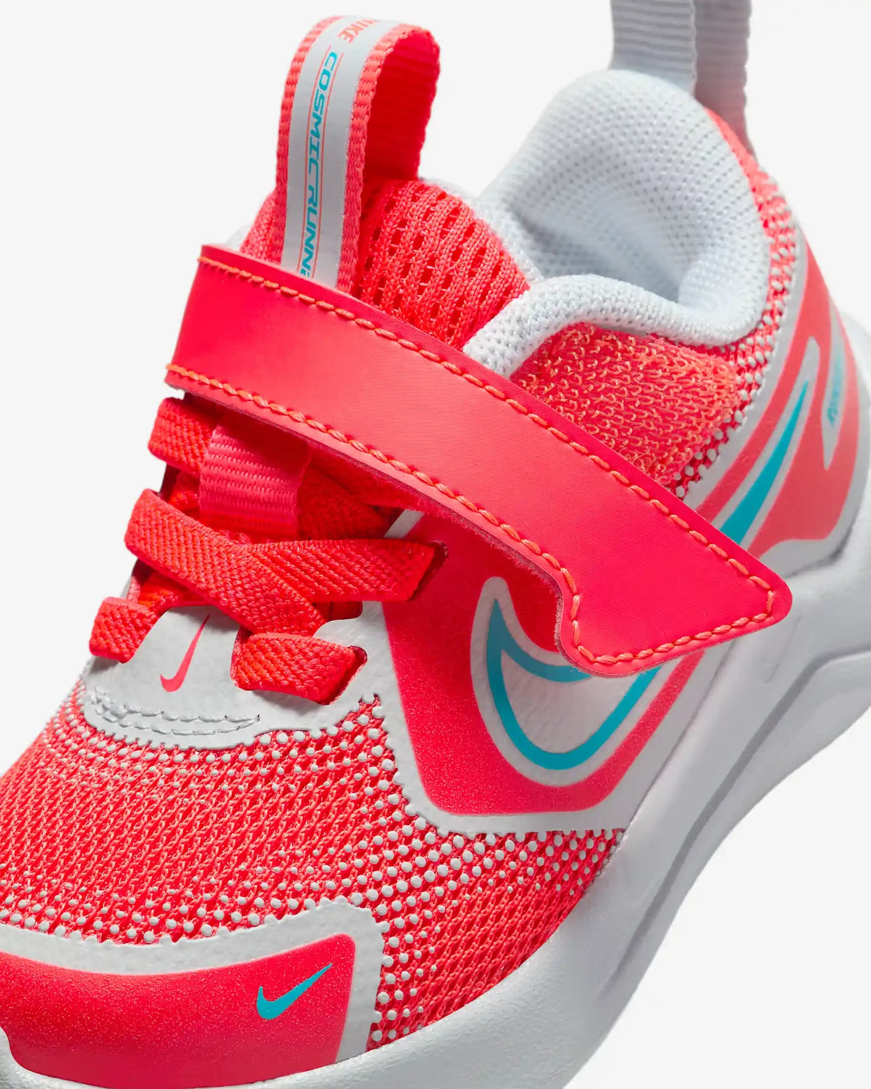 Nike Bebek Ayakkabıları: Sağlık ve Konforu Bir Arada Sunan Güvenilir Seçenekler