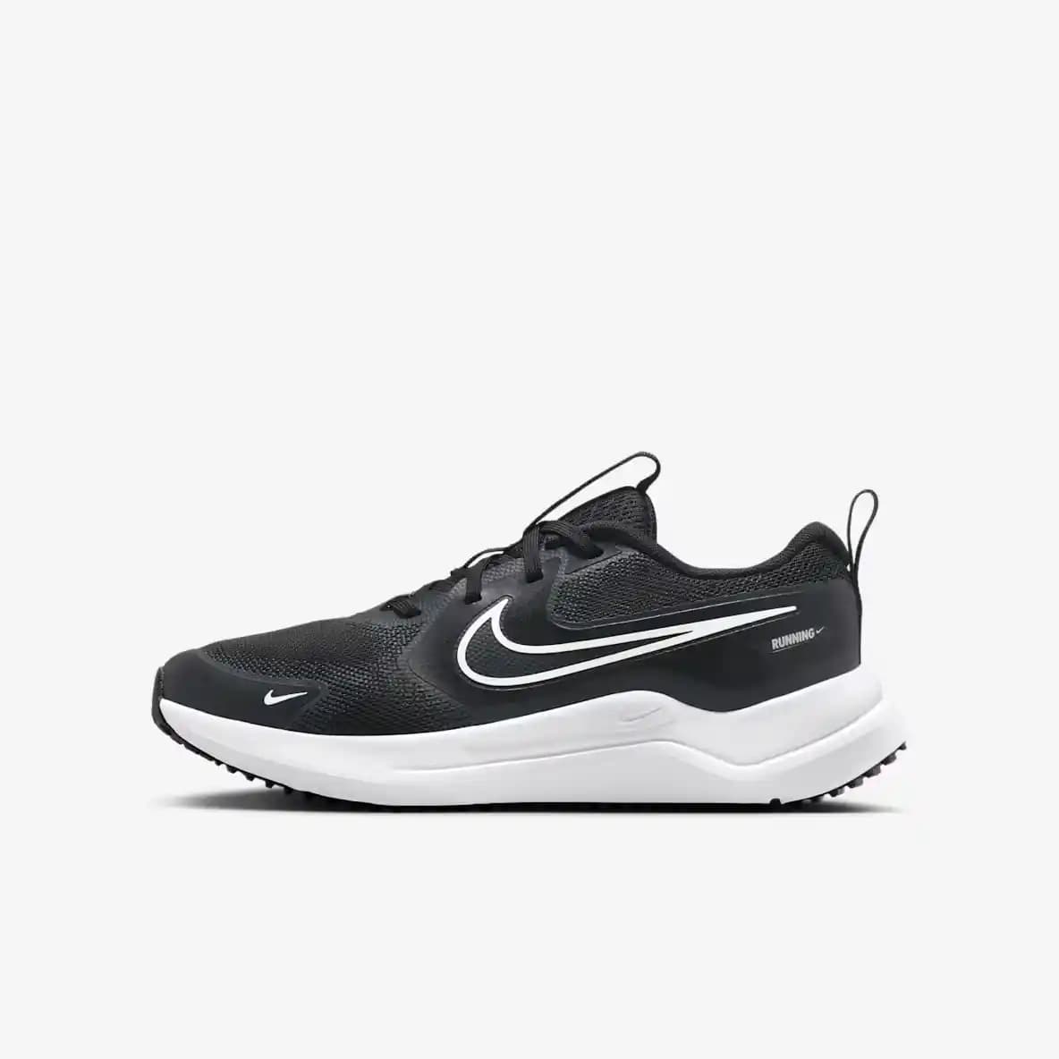 Nike Çocuk Ayakkabılarında Sıkılık ve Konforun Birlikte Sunulması