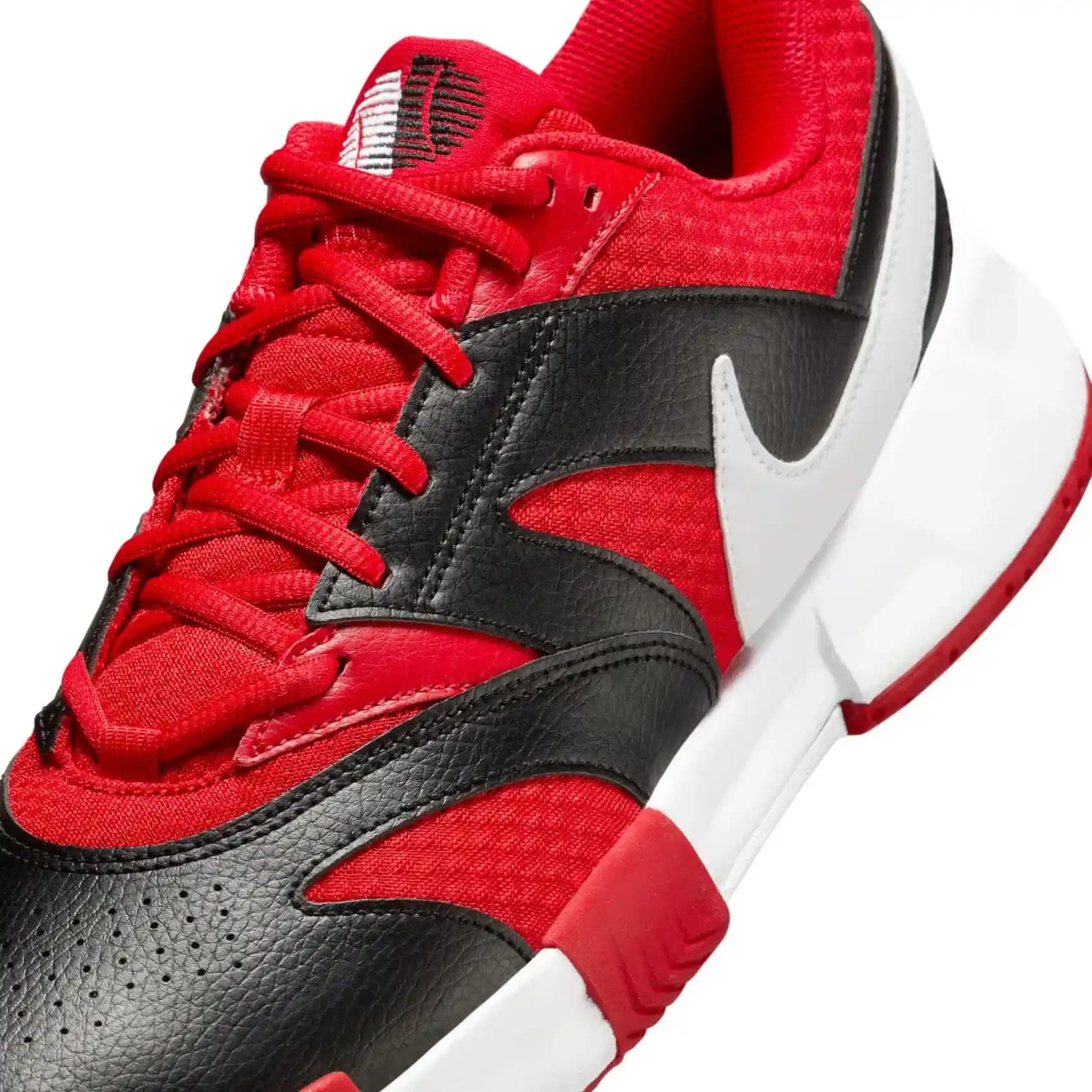 Nike Kırmızı Erkek Ayakkabıları: Tasarım, Performans ve Kullanım İpuçları