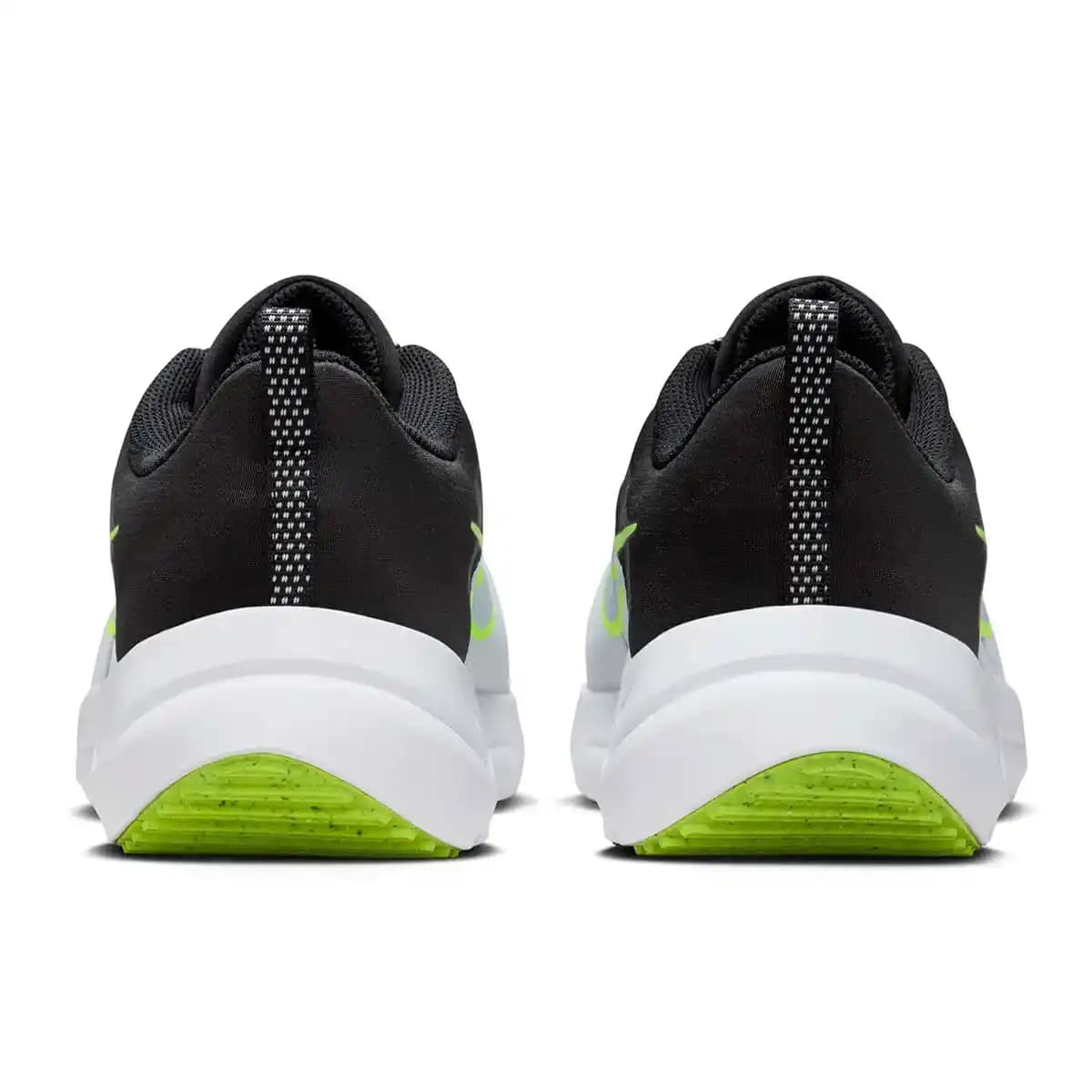 Nike Marka Spor ve Günlük Giyim Ayakkabılarıyla Geniş Kitlelere Hitap Ediyor