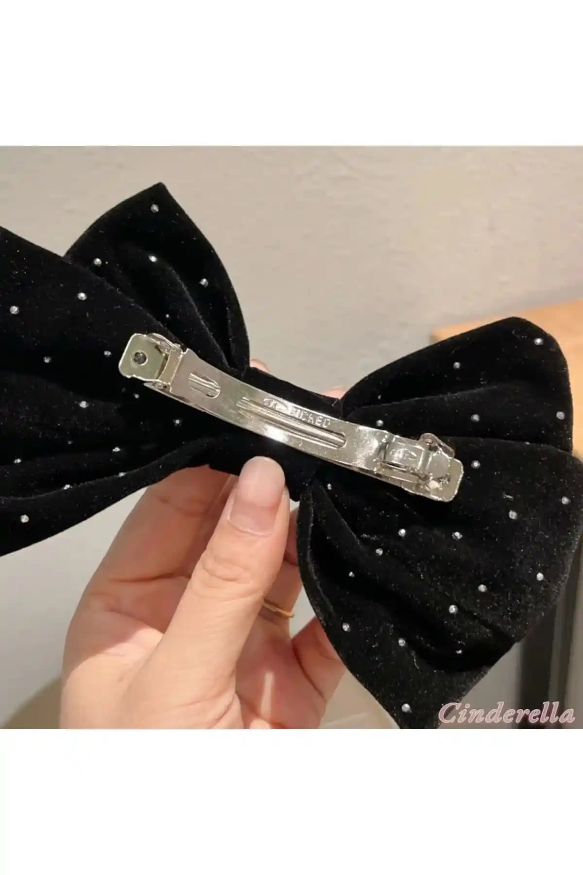 Parlak Taş Detaylı Kadın Tokası: Zarif ve Çok Amaçlı Aksesuar Seçenekleri