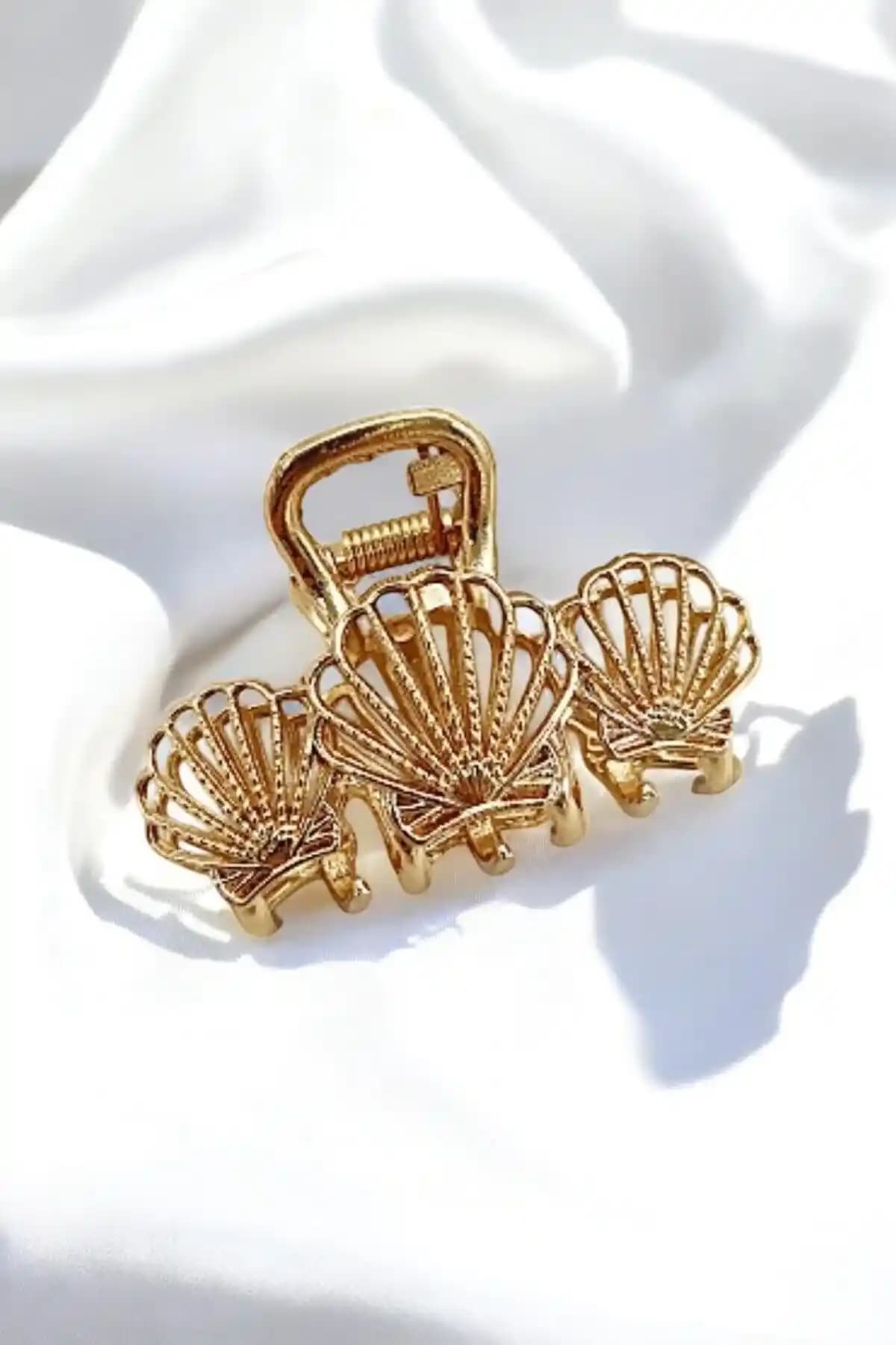 Petek Aksesuarları ve Hill Mandal Tokalarıyla Estetik ve İşlevsel Çözümler