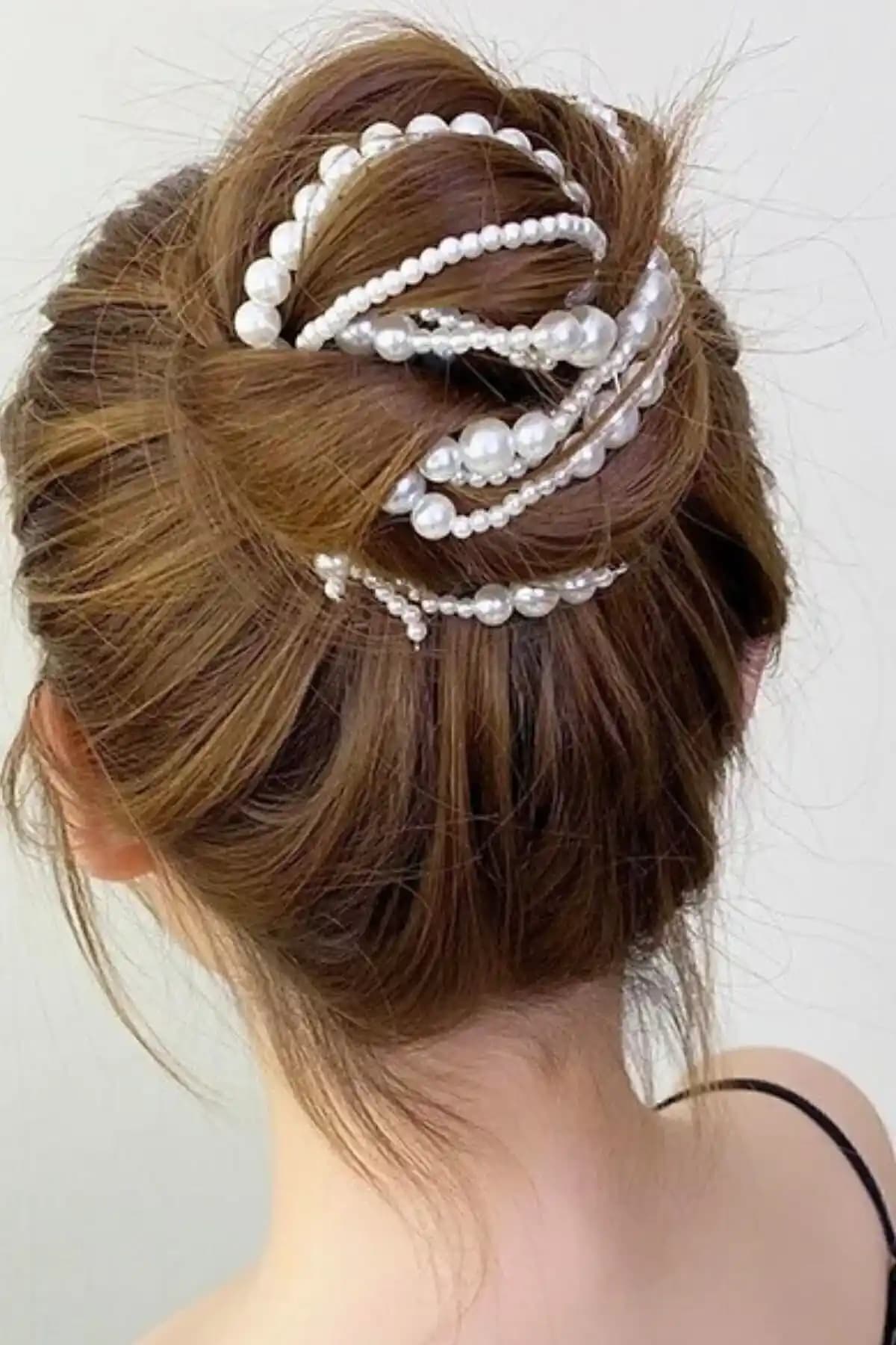 Petek ve Saç Aksesuar Modelleri: Estetik ve Fonksiyonellik Sunan Çeşitler