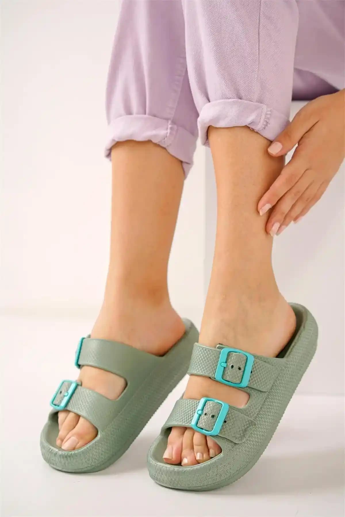 Plaj ve Havuz Terliği Seçiminde Konfor ve Güvenlik İçin İpuçları