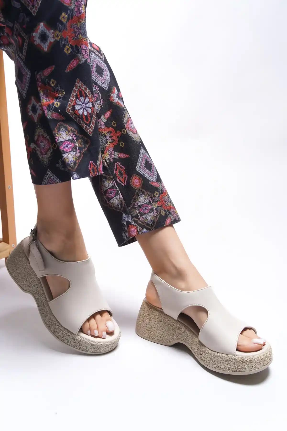 Riccon Kadın Sandaletleri Pazar Durumu ve Ürün Özellikleri Üzerine Analiz