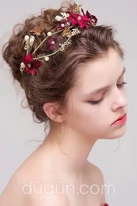 Sık Düğünler İçin Uygun Gelin Tacı Modelleri ve Tercih İpuçları
