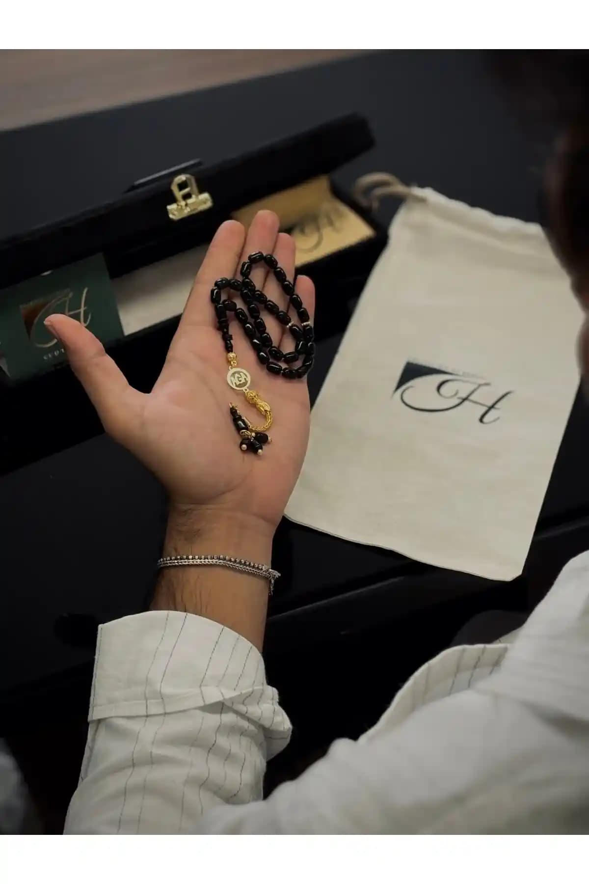 Sık Tasarım Anlamlı Arkadaşlık Bileklikleri: Semboller ve Estetik Özellikler