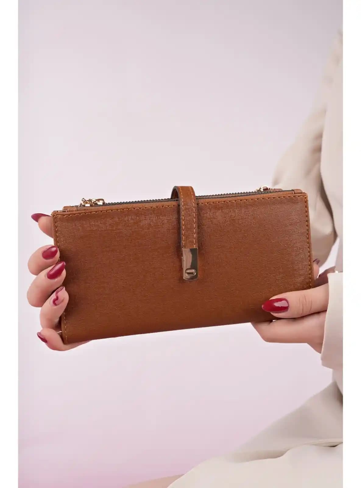 Şık ve Pratik Telefon Cüzdanları: Günümüz Teknolojisinde Yeni Trendler ve Kullanım Avantajları