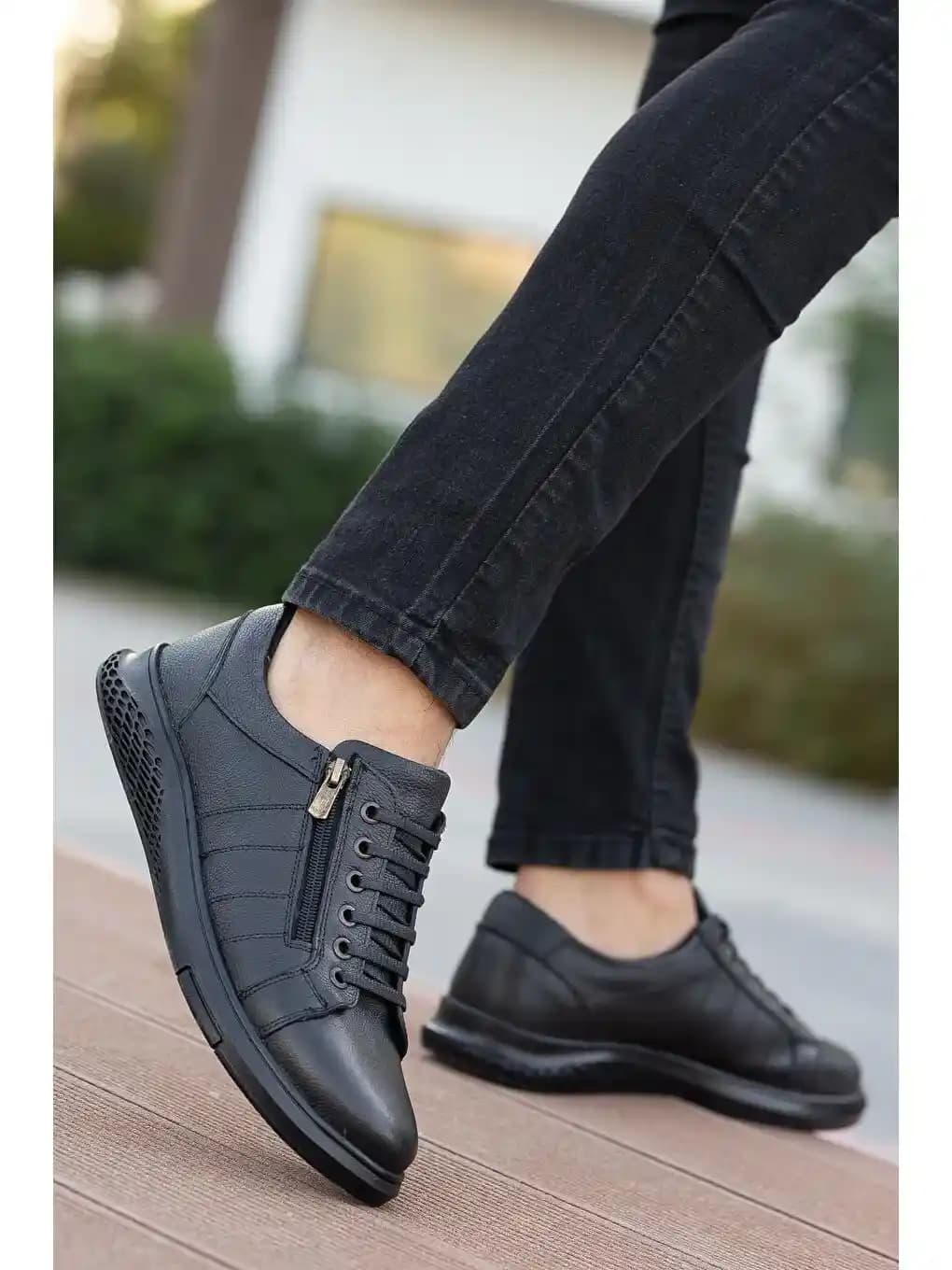 Siyah Ortopedik Günlük Ayakkabılar: Sağlık ve Şıklığın Mükemmel Buluşması