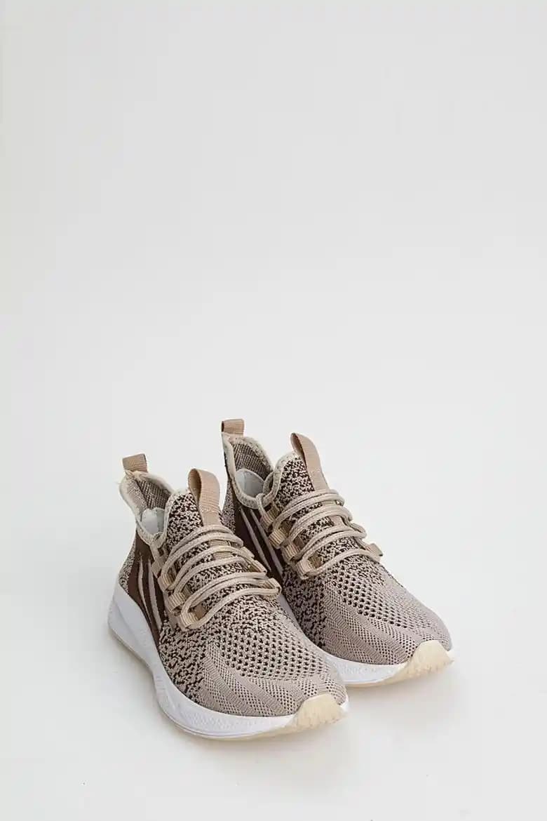 Spor Ayakkabı Renk Seçenekleri: Tarz ve Fonksiyonellik Dengesini Sağlama Rehberi