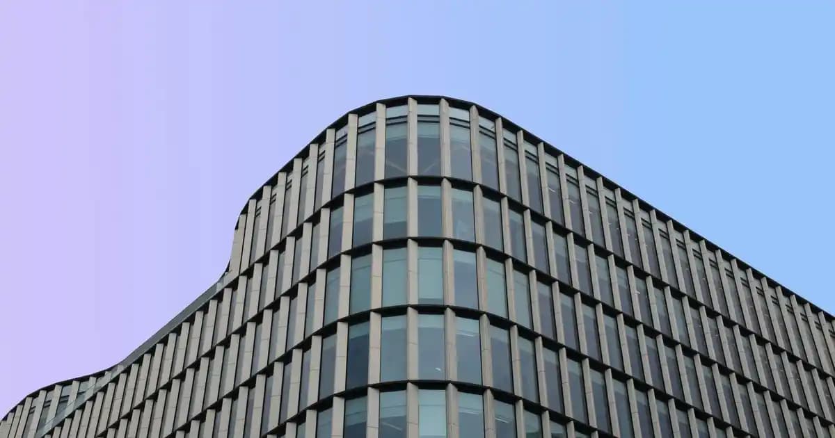 Spor Ayakkabısı Yıkama ve Bakım Rehberi: Doğru Temizlik Yöntemleri ve İpuçları