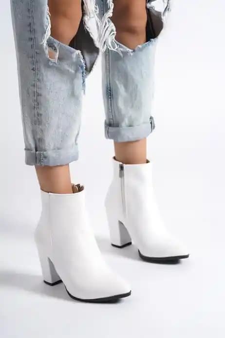 Stil Sahibi Kadın Botları Seçenekleri: Şıklık ve Fonksiyonellik Bir Arada