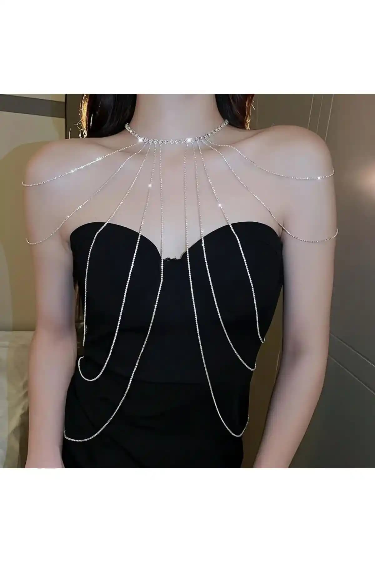 Taşlı Vücut Aksesuarları: Güncel Moda Trendleri ve Tasarım Detayları