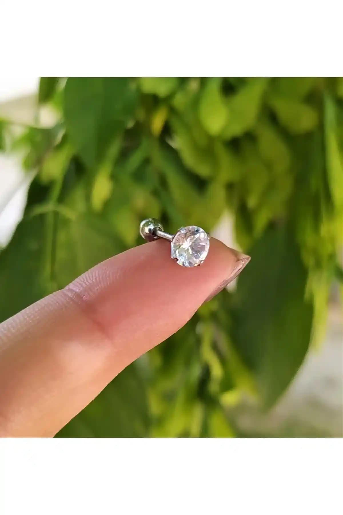 Tek taş cerrahi çelik kulak takıları: Güvenli ve estetik tasarım seçenekleri