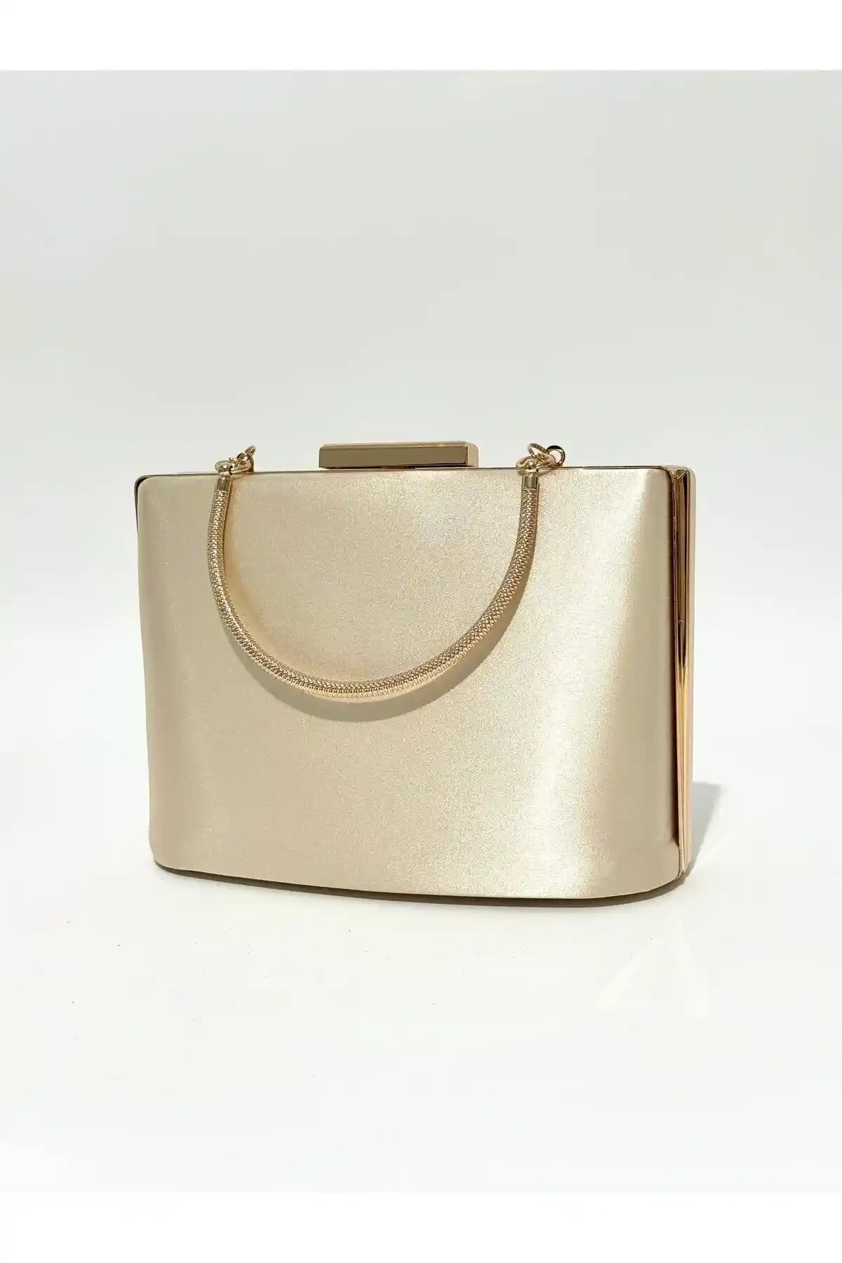 Ten Nude Gold Abiye Portföy: Zarif ve Pratik Tasarımıyla Öne Çıkan Şık Aksesuar