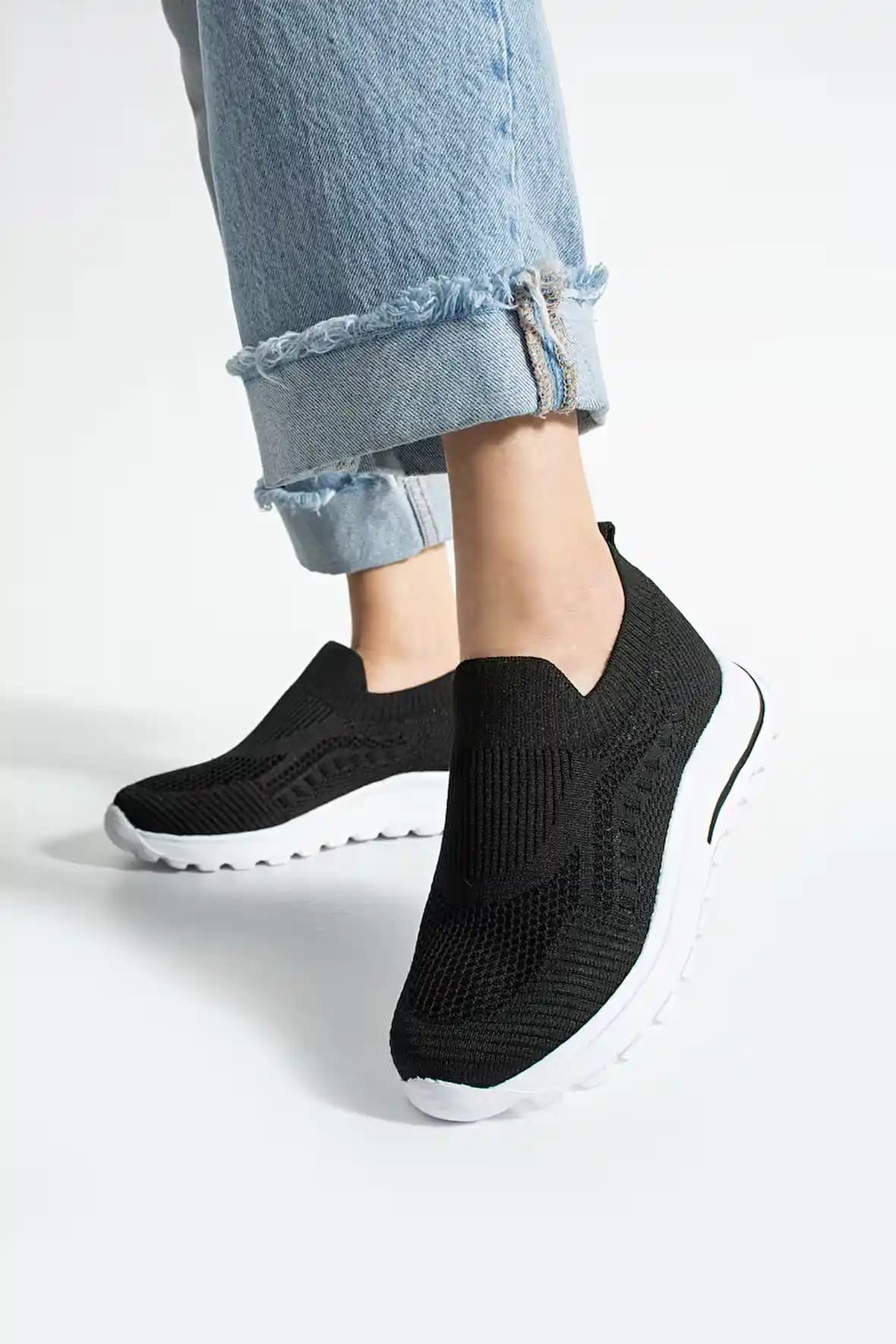 Triko ve Spor Ayakkabı Modellerinin Güncel Durumu ve Trend Analizi