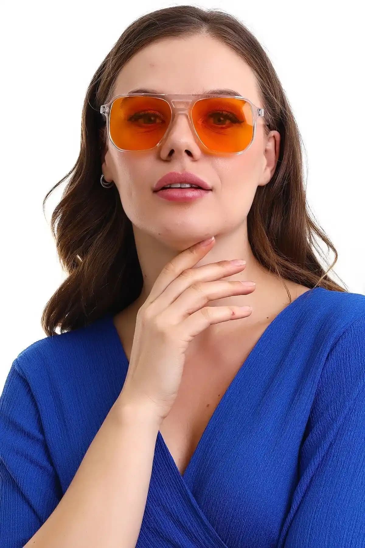 Turuncu Vintage Güneş Gözlüğü: Retro Tasarım ve Yüksek Koruma Özellikleriyle Stilinizin Tamamlayıcısı